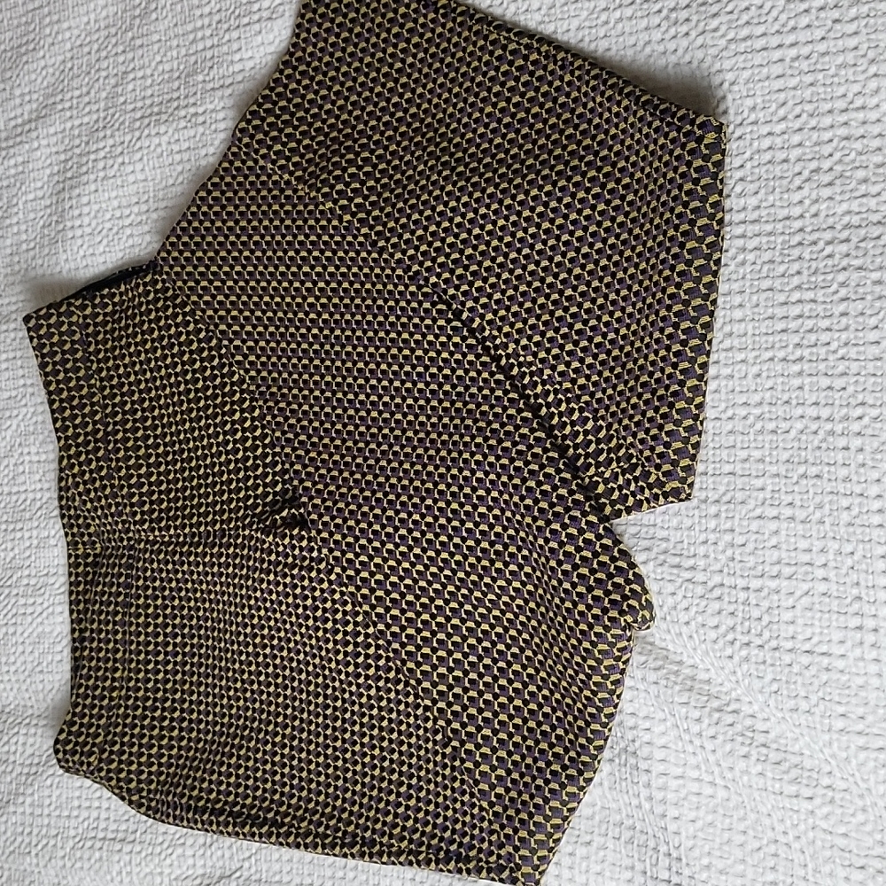 QL2 womens pants Italian  size 40/4 with side zipper. Purple, yellow, and black